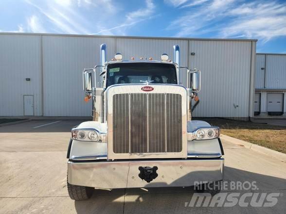 Peterbilt 589 Тягачі