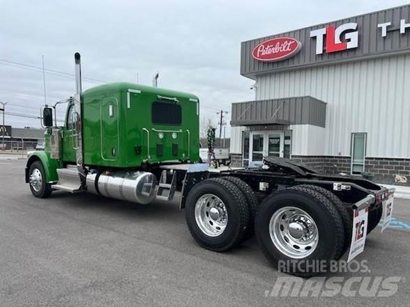 Peterbilt 589 Тягачі