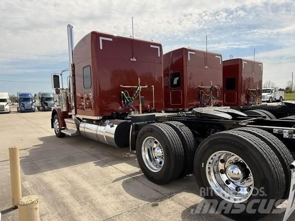 Peterbilt 589 Тягачі