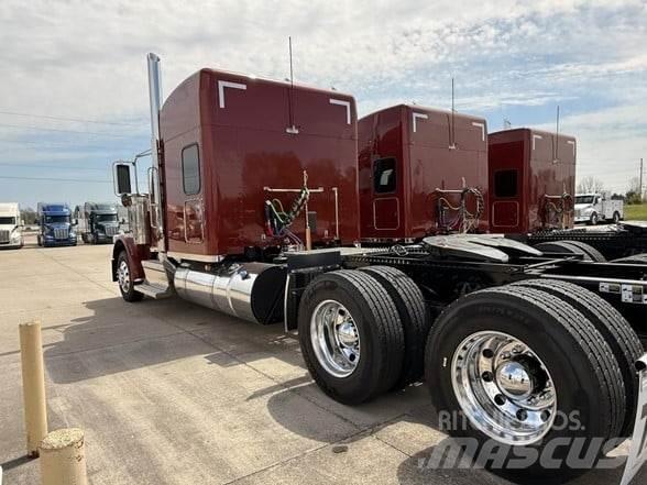 Peterbilt 589 Тягачі
