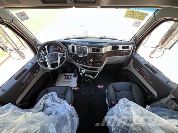 Peterbilt 589 Тягачі