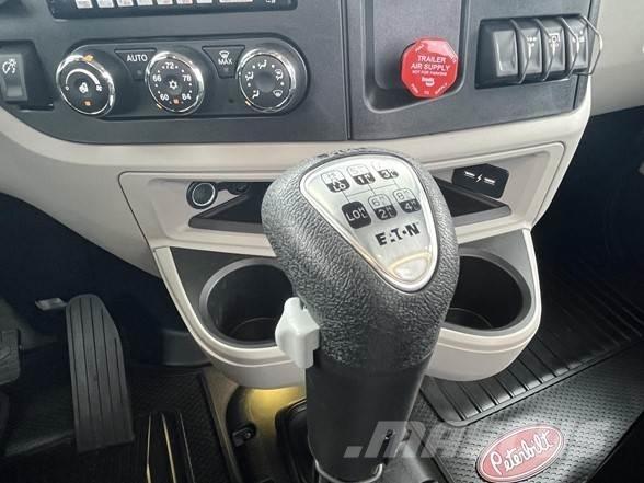Peterbilt 589 Тягачі