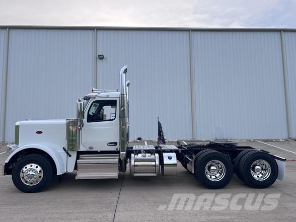 Peterbilt 589 Тягачі