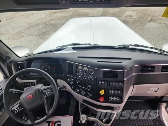 Peterbilt 589 Тягачі