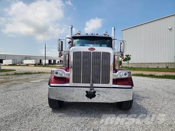 Peterbilt 589 Тягачі