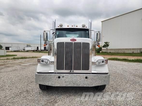 Peterbilt 589 Тягачі