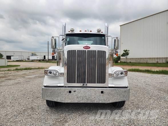 Peterbilt 589 Тягачі