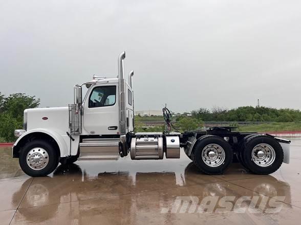 Peterbilt 589 Тягачі
