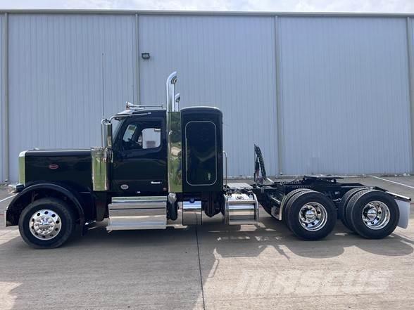 Peterbilt 589 Тягачі
