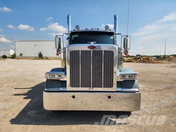 Peterbilt 589 Тягачі
