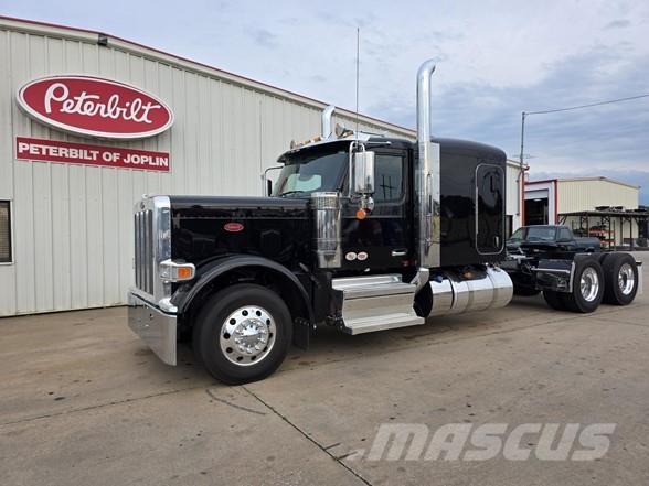 Peterbilt 589 Тягачі