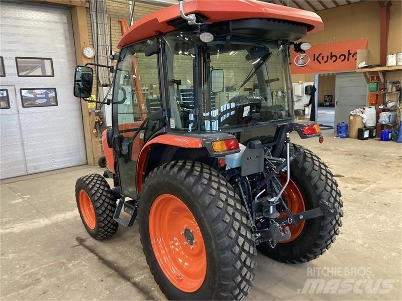 Kubota L2-452 Трактори