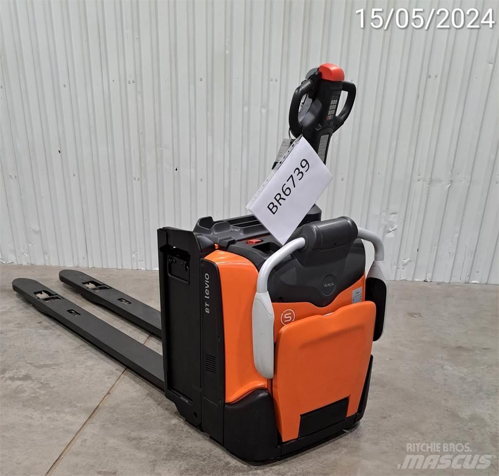 BT LPE200/8 Ручні гідравлічні візки