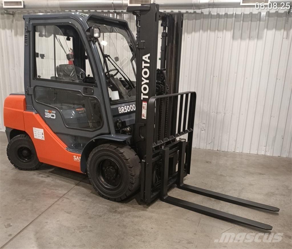 Toyota 02-8FDF30 Дизельні навантажувачі