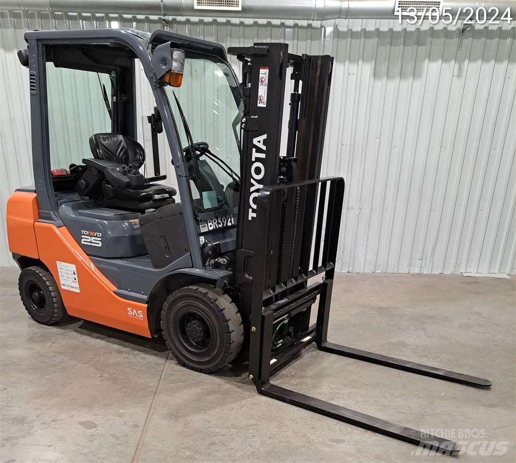 Toyota 52-8FDF25 Дизельні навантажувачі