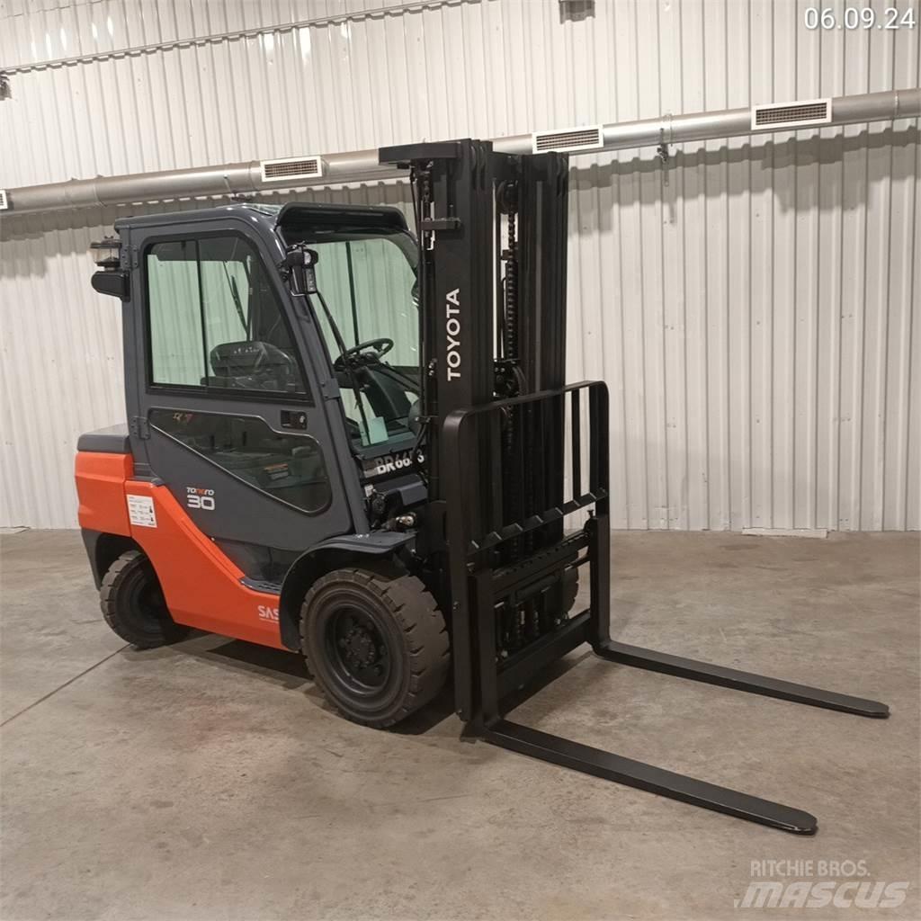 Toyota 52-8FDF30 Дизельні навантажувачі