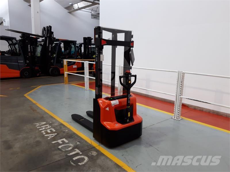 BT SHE100 Ручні штабелери