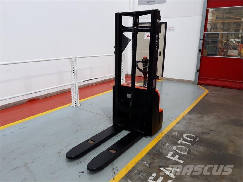 BT SHE100 Ручні штабелери