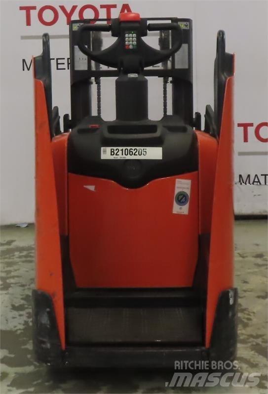 BT SPE200D Самохідні електроштабелери