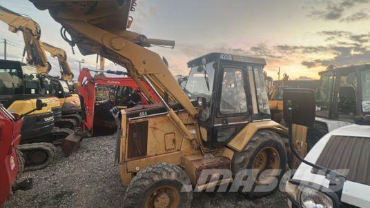 CAT 428 à 13500 € HT Екскаватори-навантажувачі
