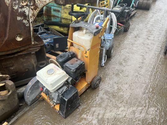  Scie à sol HUSQVARNA Інше обладнання