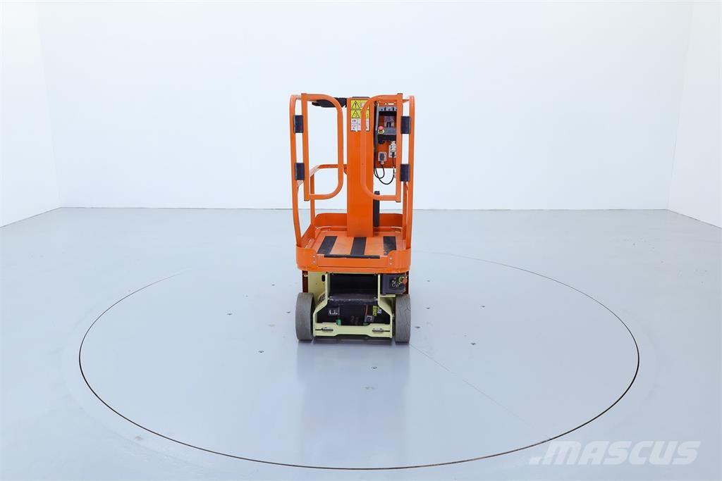 JLG 1230ES Вертикальні щоглові підйомники