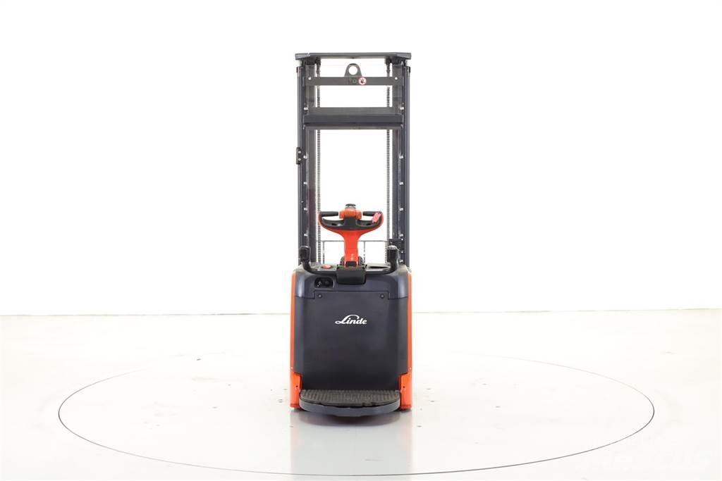 Linde L12AP Самохідні електроштабелери