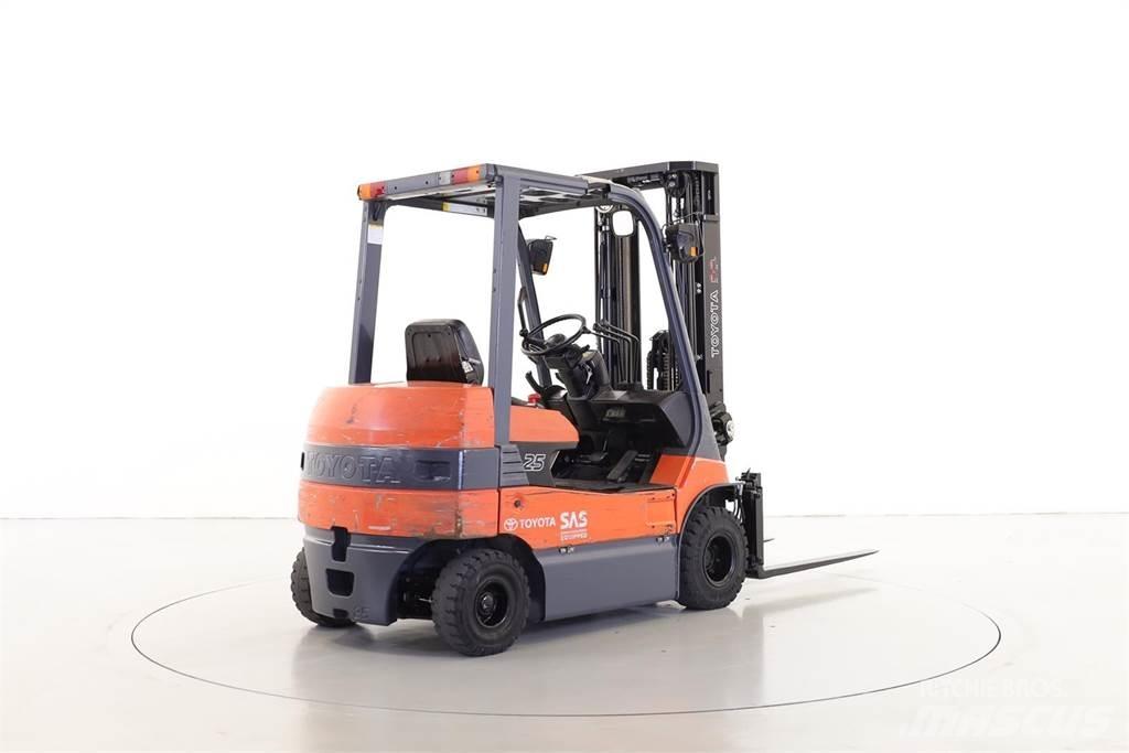 Toyota 7FB25 Електронавантажувачі