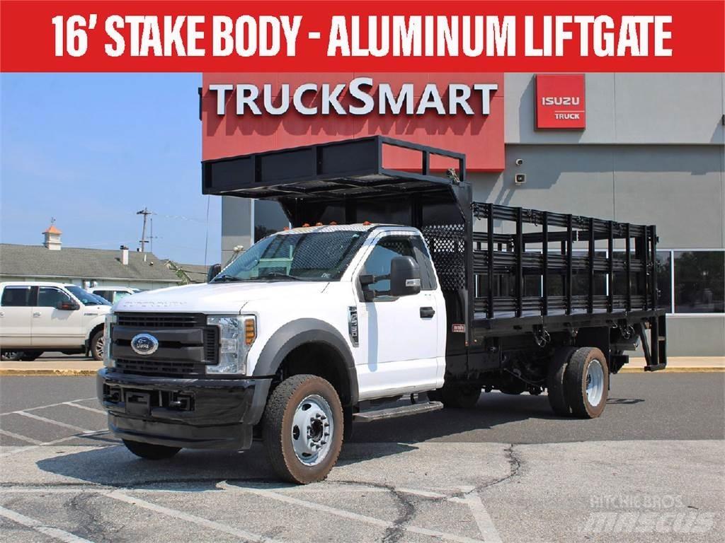 Ford F550 Вантажівки-платформи/бокове розвантаження
