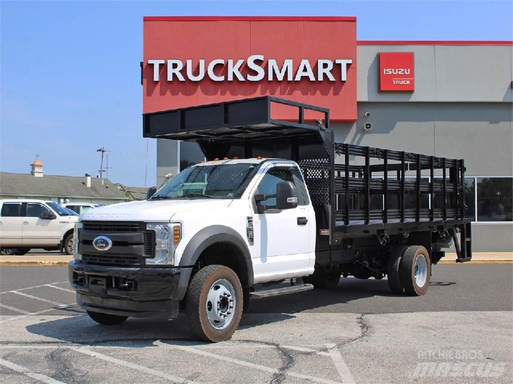 Ford F550 Вантажівки-платформи/бокове розвантаження