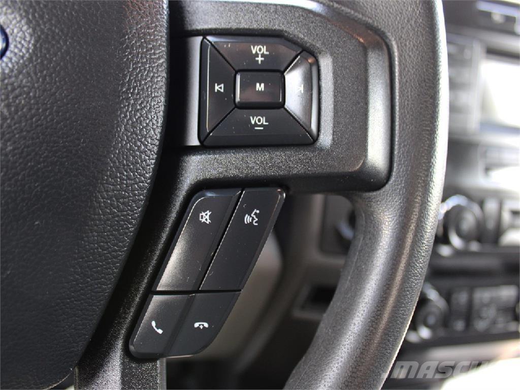 Ford F550 Вантажівки-платформи/бокове розвантаження