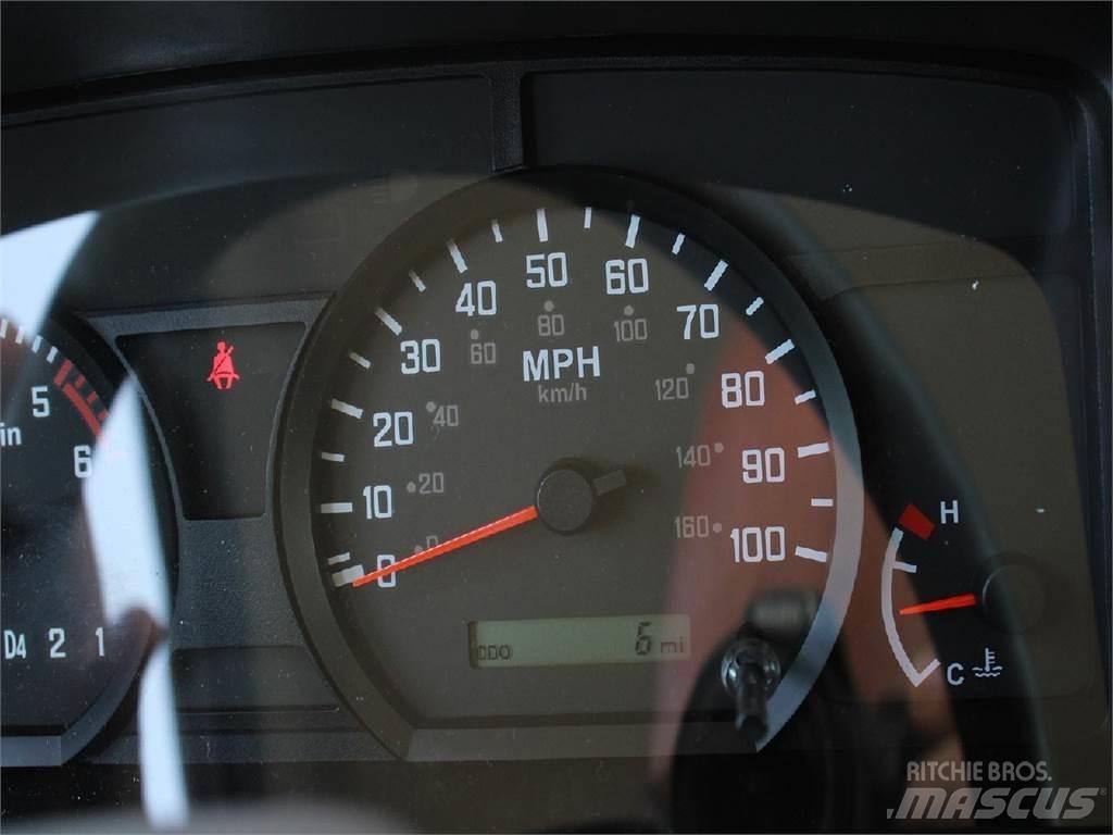 Isuzu NPR-HD Вантажівки-платформи/бокове розвантаження