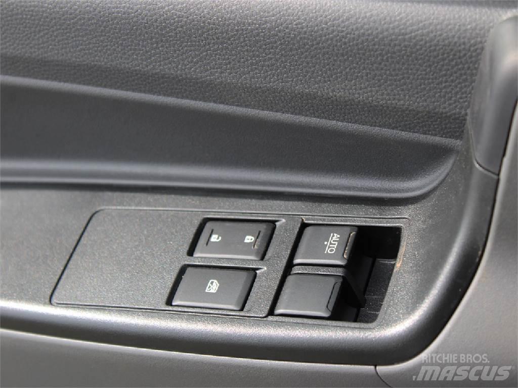 Isuzu NPR-HD Фургони