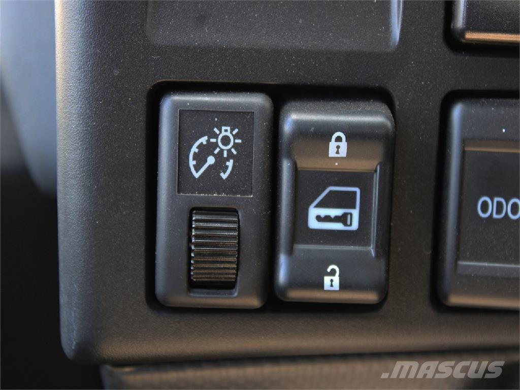 Isuzu NPR-HD Вантажівки з гаковим підйомом