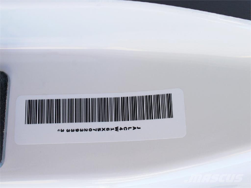 Isuzu NPR-HD Фургони
