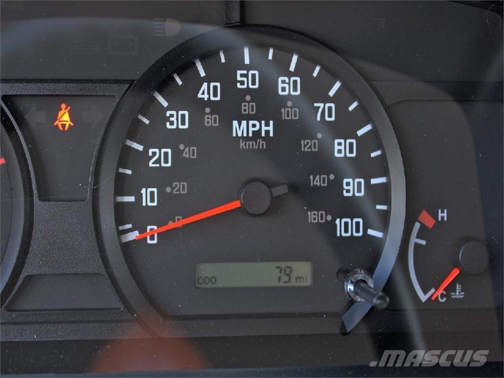 Isuzu NPR-HD Фургони