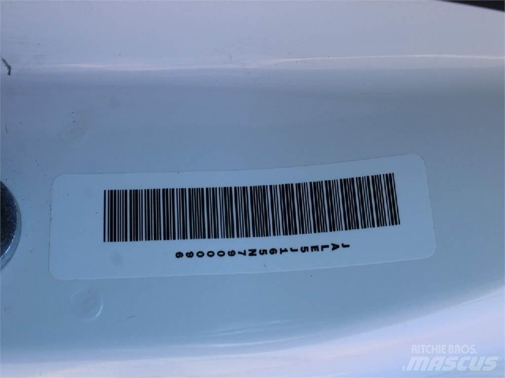 Isuzu NQR Фургони