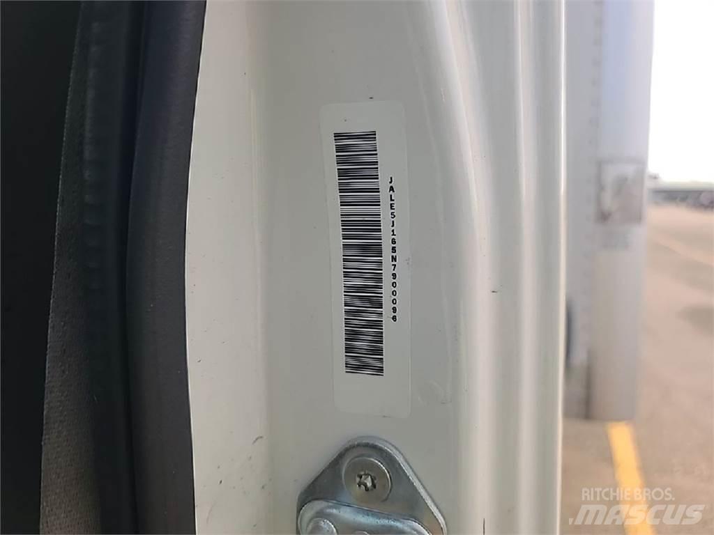 Isuzu NQR Фургони