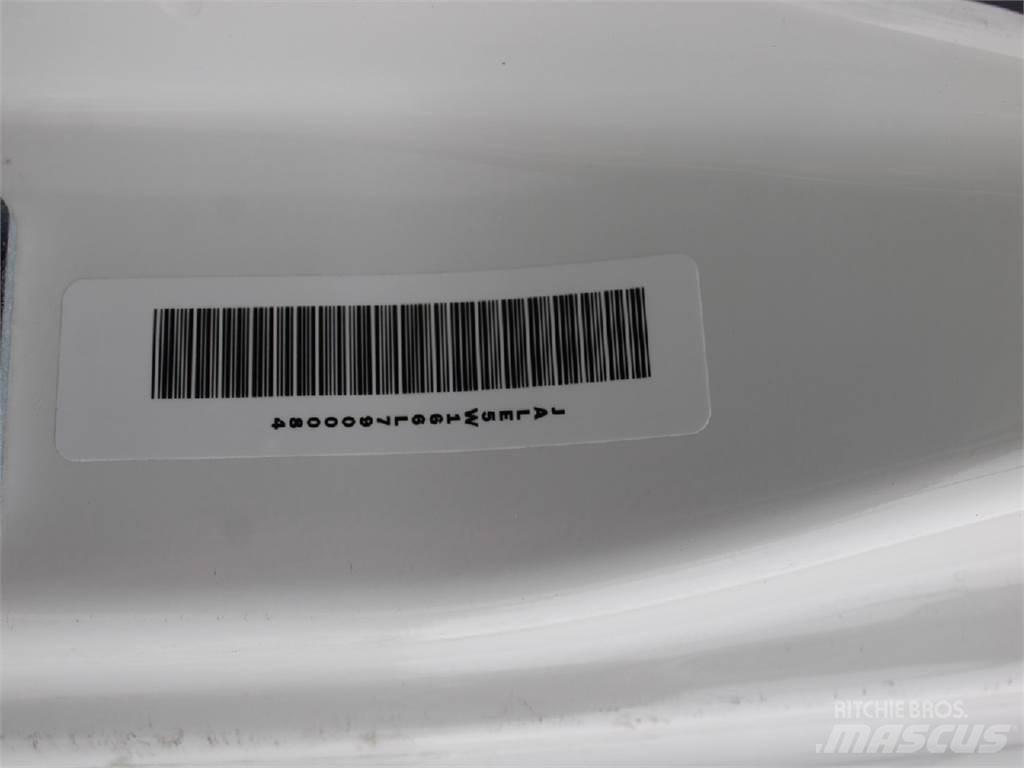 Isuzu NQR Фургони