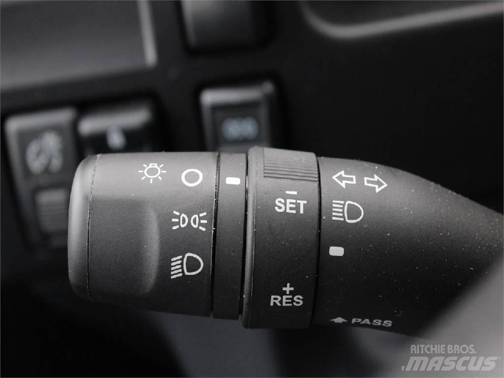 Isuzu NRR Фургони