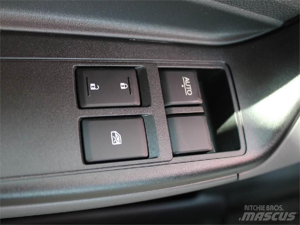Isuzu NRR Фургони