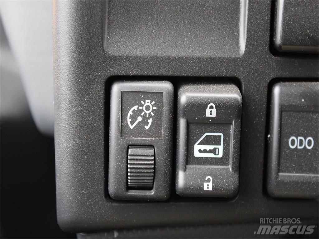 Isuzu NRR Автоконтейнеровози