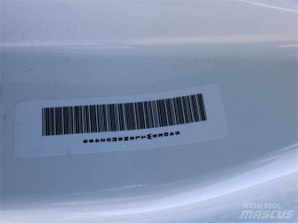 Isuzu NRR Фургони