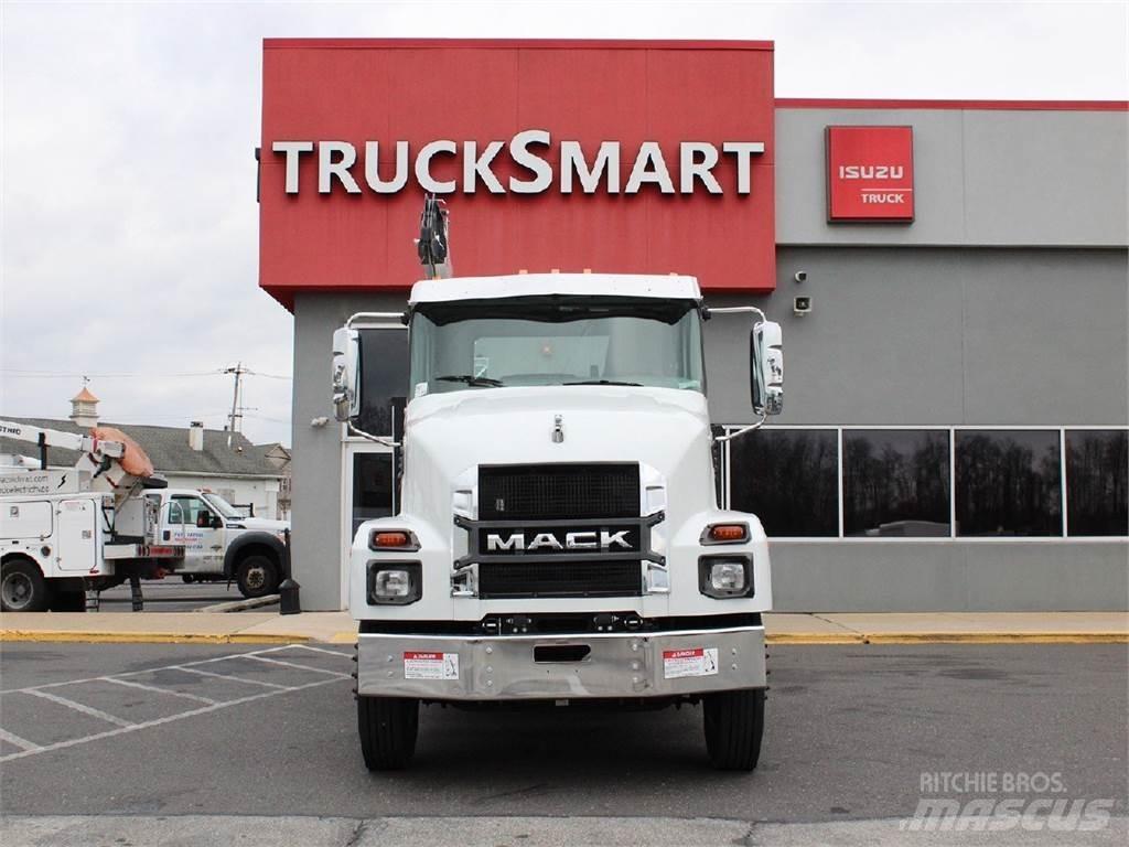 Mack MD6 Евакуатори