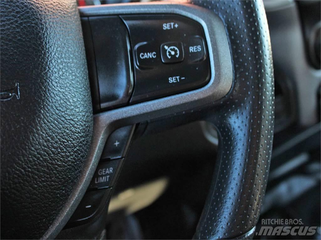 RAM 5500 Контейнеровози