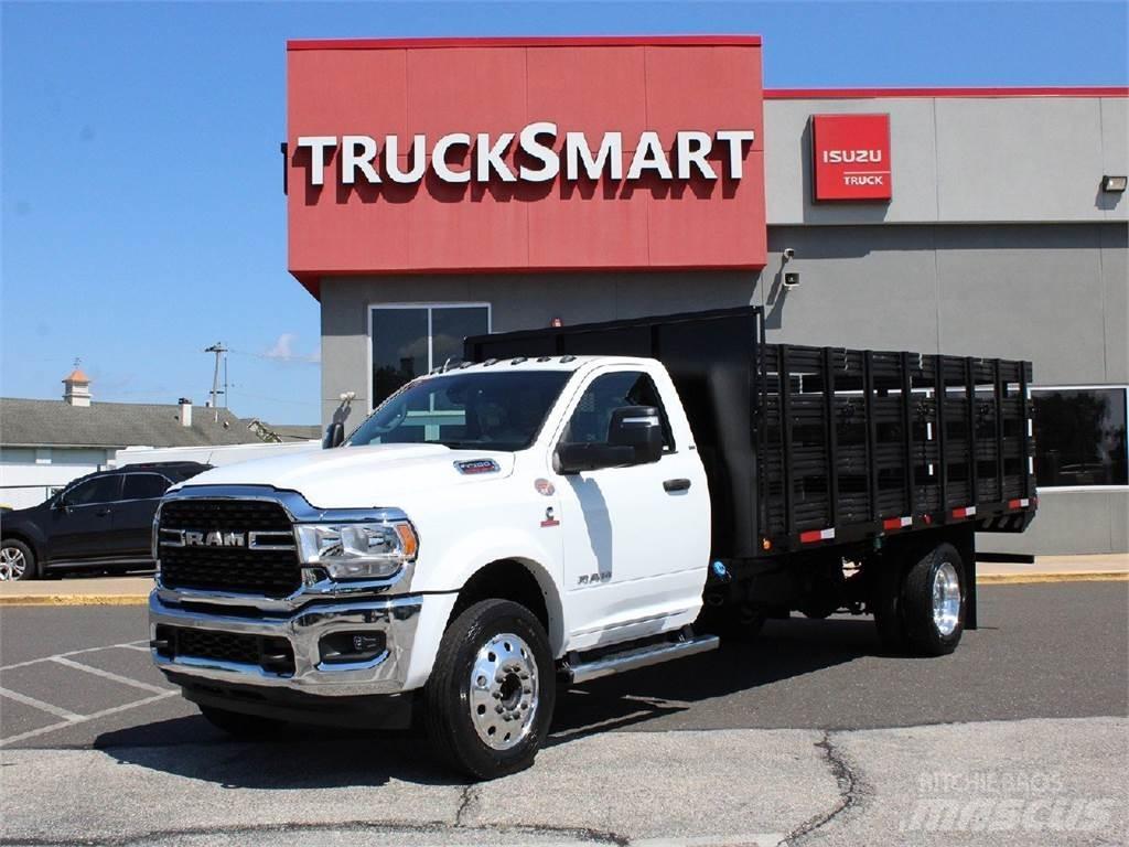 RAM 5500 Вантажівки-платформи/бокове розвантаження
