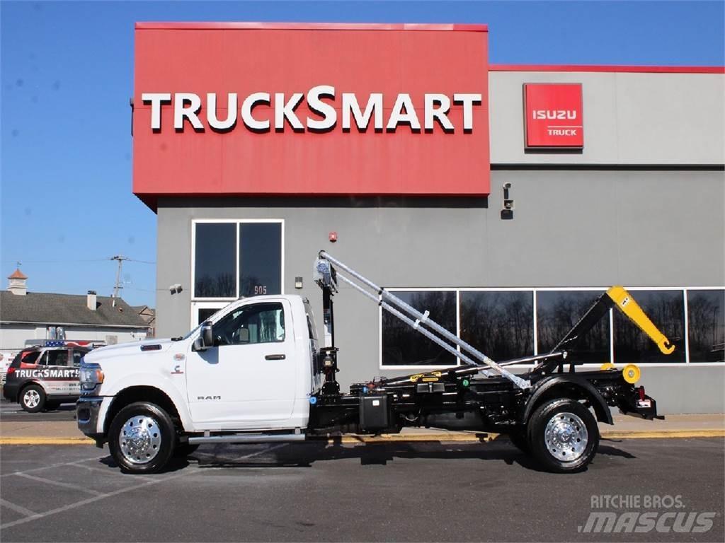 RAM 5500 Вантажівки з гаковим підйомом