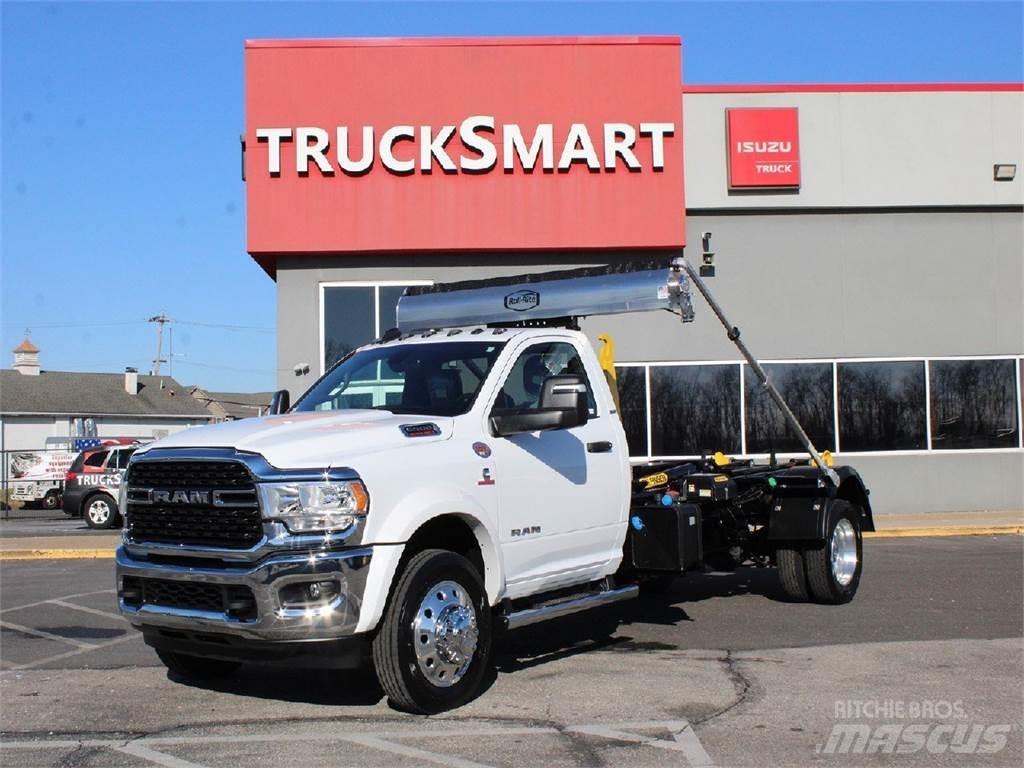 RAM 5500 Вантажівки з гаковим підйомом
