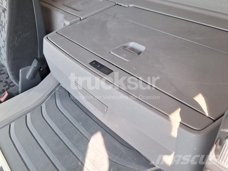 Scania P450 Тягачі