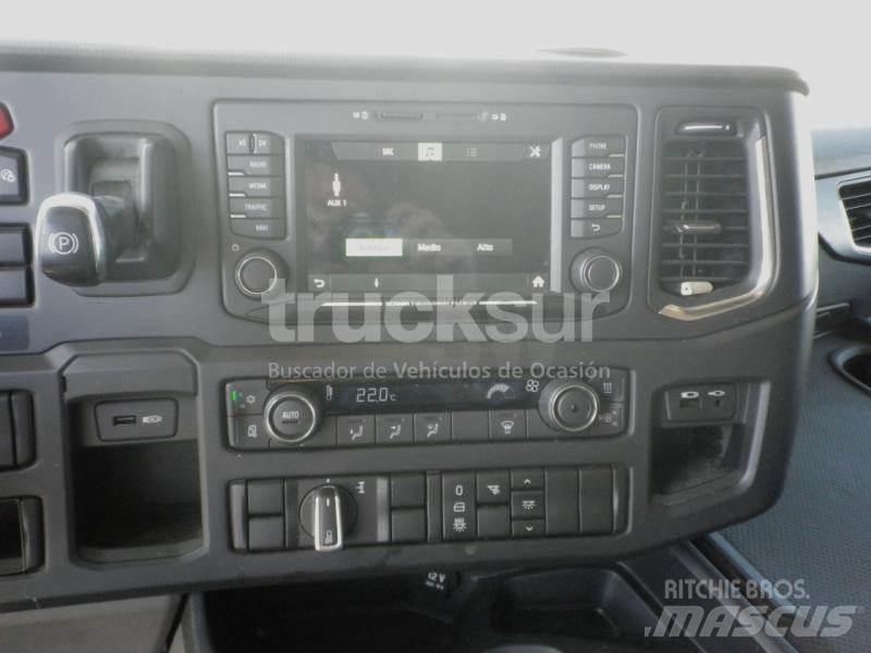 Scania R450 Тягачі